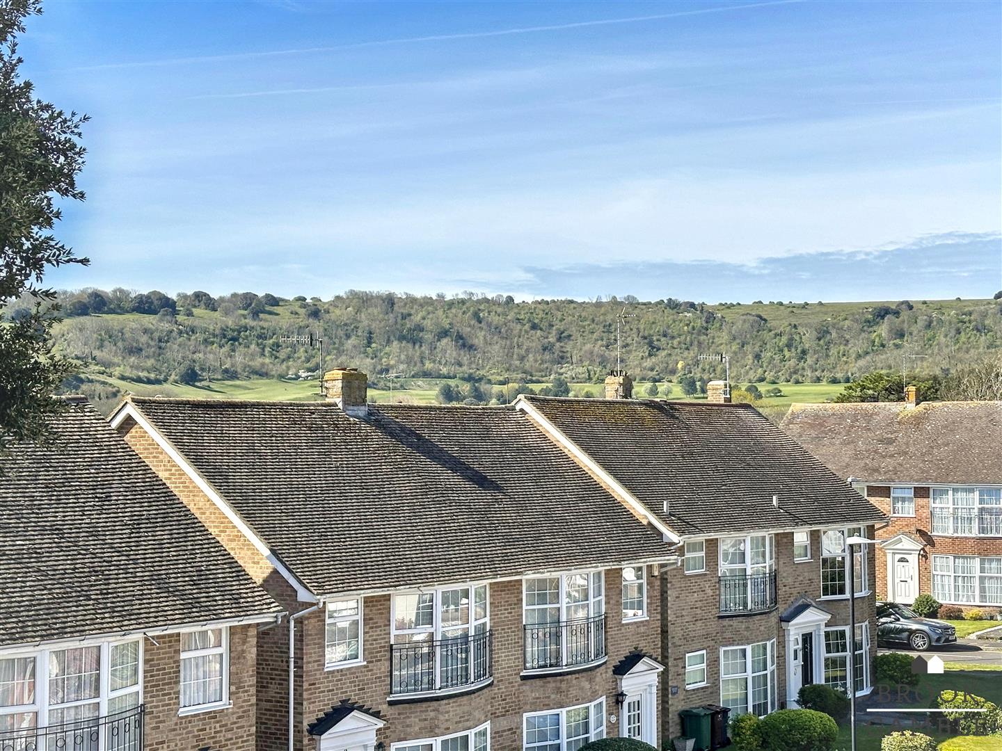3 Bedroom Maisonette. Vicarage Road in Eastbourne,  26